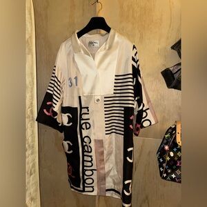 CHANEL Beige and Black Graphic dress